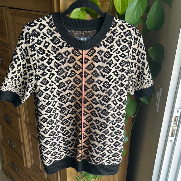 Maeve by Anthropologie Black and Tan Patterned Short Sleeve Sweater - Picture 1 of 6